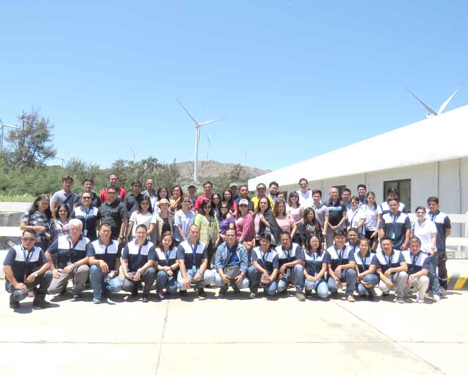 DOE, ERC, energy media take a tour of NLR windfarm in Pagudpud