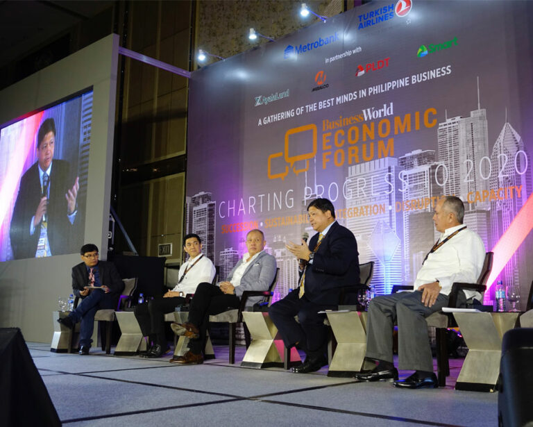 Business World staged the 1st Economic Forum